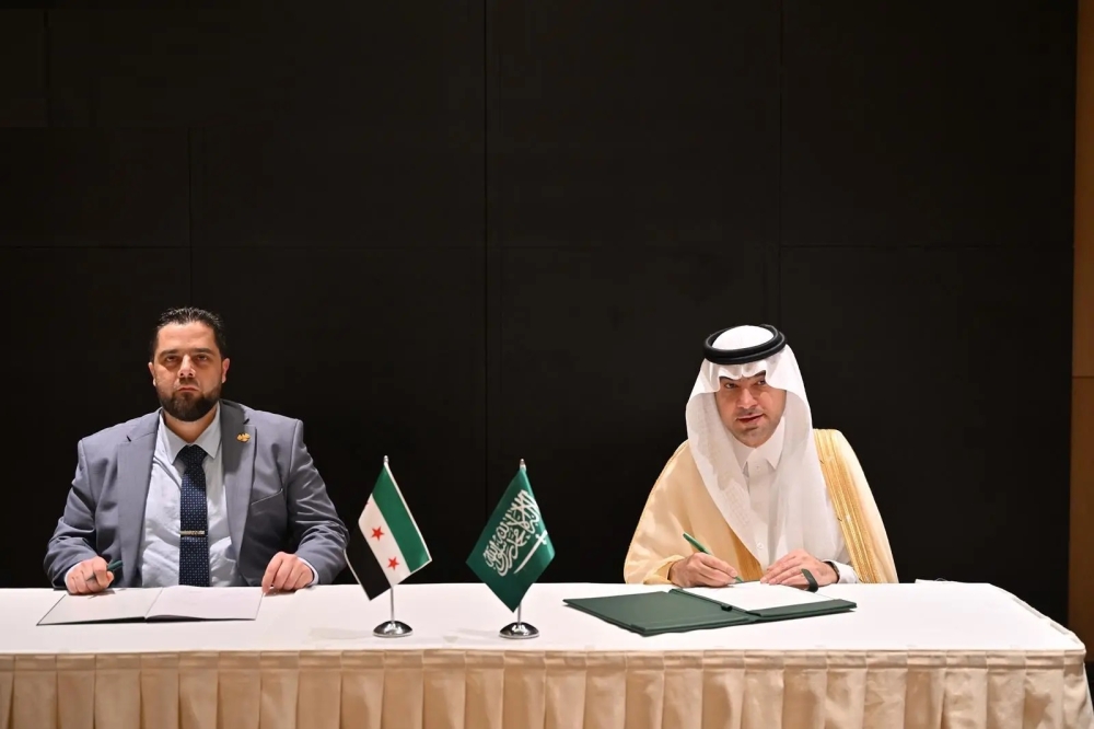 باكو.-الحقيل-يبحث-سبل-تعزيز-التعاون-المشترك-مع-وزير-الإسكان-السوري